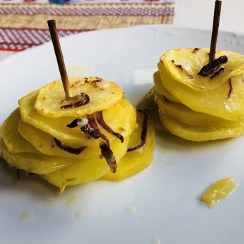 Torres de patatas al horno de guarnición. Originales recetas para niños