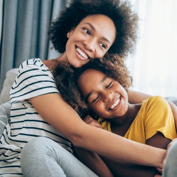 Cómo ser un padre o una madre emocionalmente disponible para los niños