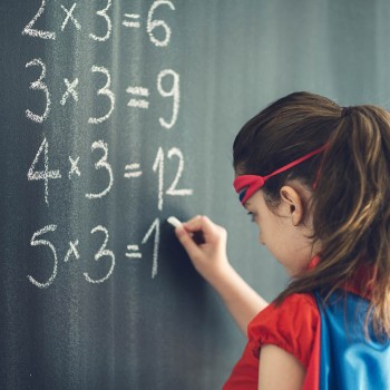 Tabla de Pitágoras para enseñar a los niños a multiplicar