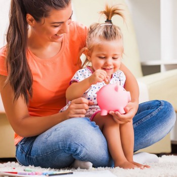 Enseña a tu hijo a manejar y ahorrar el dinero