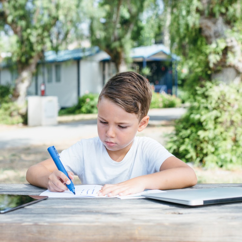 Por qué los niños NO tienen que hacer deberes en verano