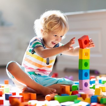 7 habilidades que los niños pueden aprender jugando antes de escribir