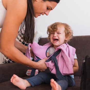 Los desesperantes berrinches de los niños porque no quieren vestirse