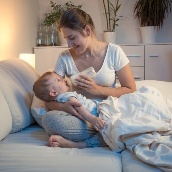 Cosas que les pasan a los bebés que no toman leche materna y son normales