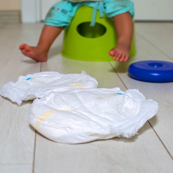 Cómo enseñar a los niños a controlar su micción