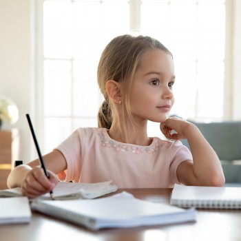 Divertidos dictados cortos por meses para repasar con niños de primaria