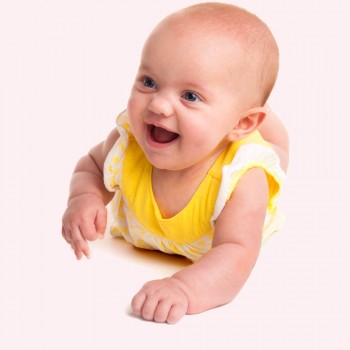 Cómo y cuándo aprenden los bebés a darse la vuelta
