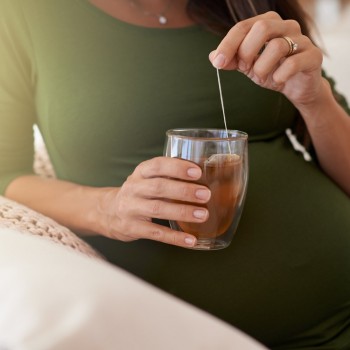 Náuseas en el embarazo. Qué beber para evitarlas