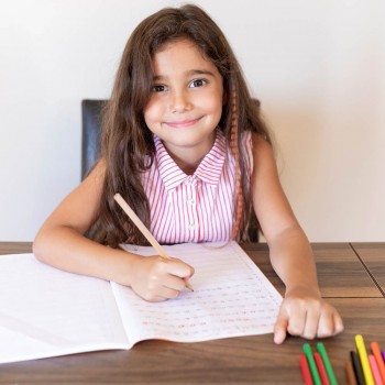 Textos de dictados cortos para septiembre. Repaso divertido para niños