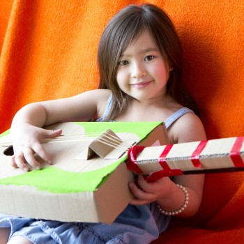 Cómo crear instrumentos musicales caseros con los niños