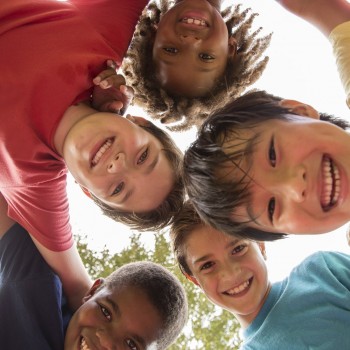8 divertidos juegos para trabajar en equipo con los niños