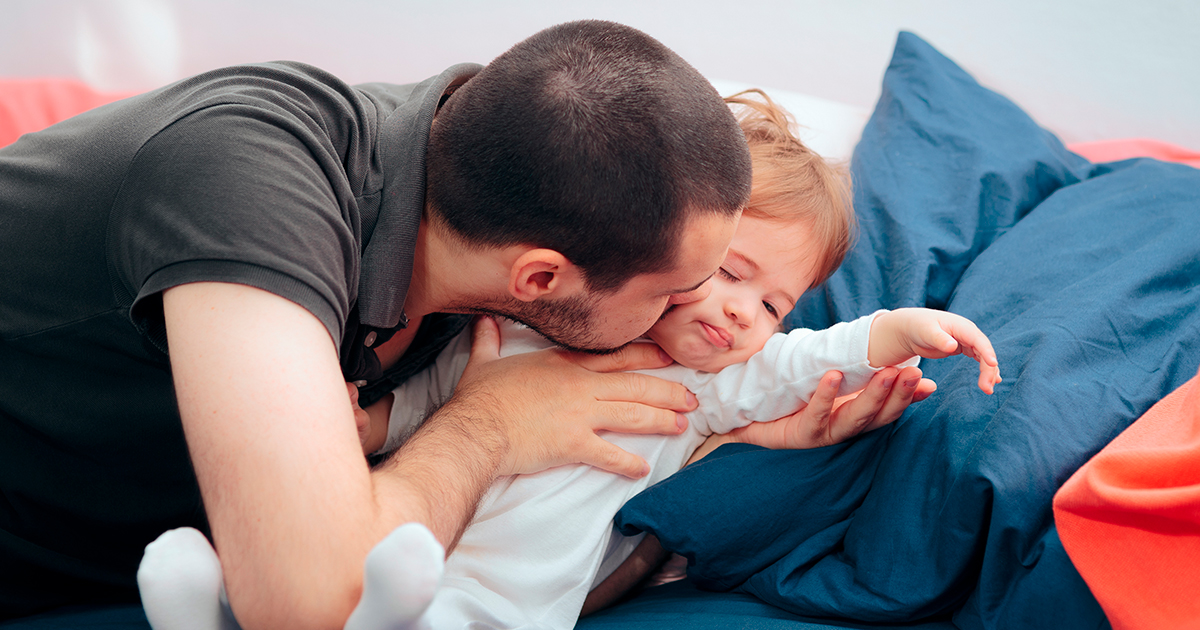 Obligar a los niños a dar besos