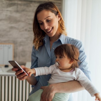 La soledad de los niños de hoy en día y sus ocupadísimos padres