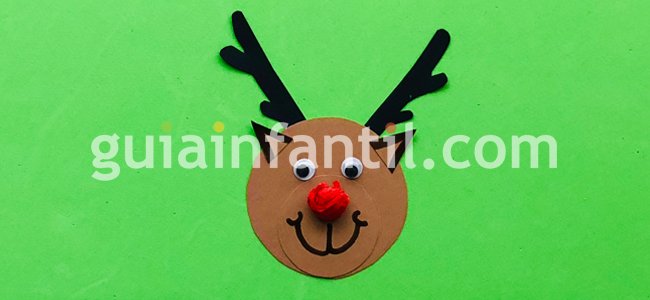 Original tarjeta de Navidad con un reno en 3D. Manualidades niños