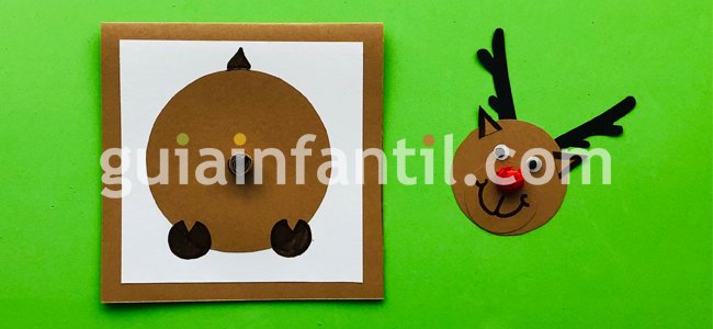 Original tarjeta de Navidad con un reno en 3D. Manualidades niños