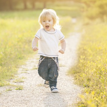 Juegos para que los terribles dos años de un niño sean mágicos