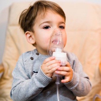 Causas, síntomas y complicaciones de la neumonía en niños según su edad