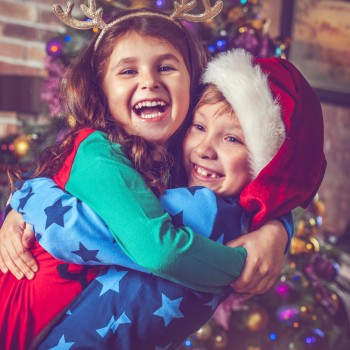 52 frases de Navidad para que los niños compartan con sus primos