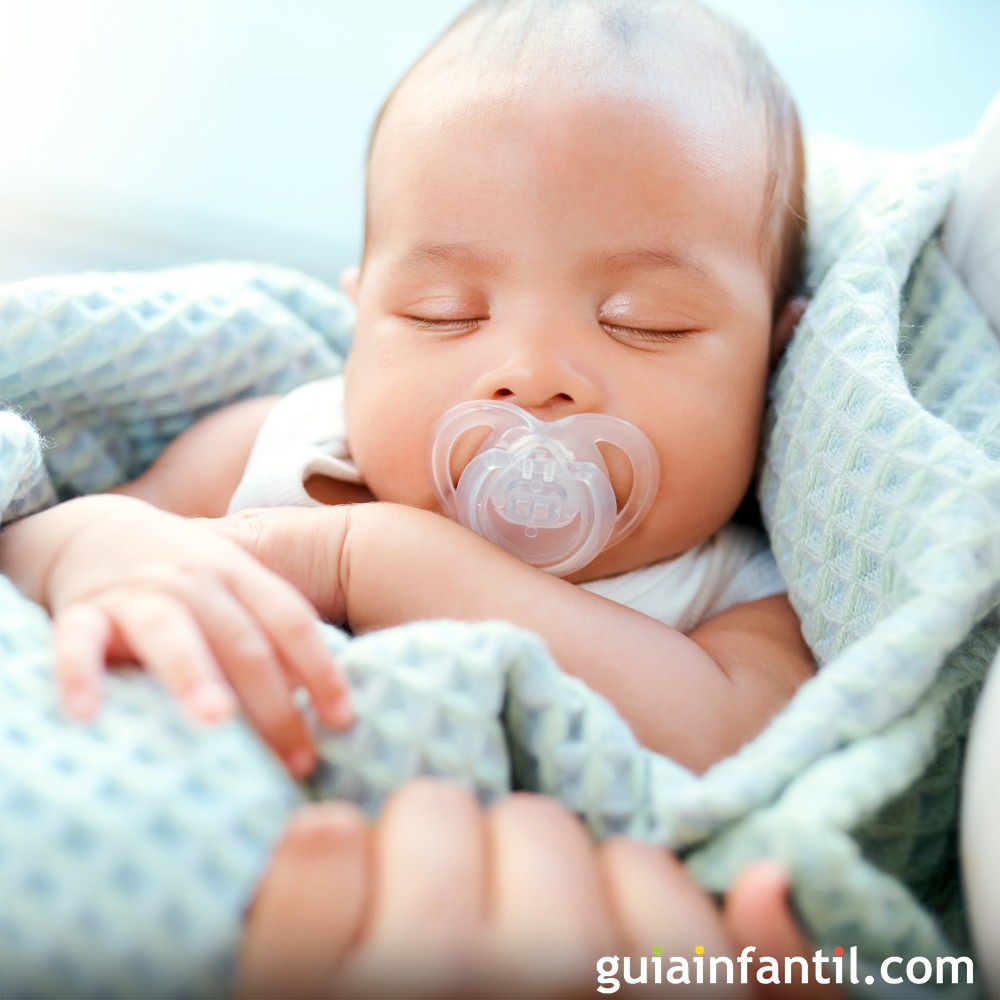 ofrecer el chupete bebé - El uso del en recién nacidos