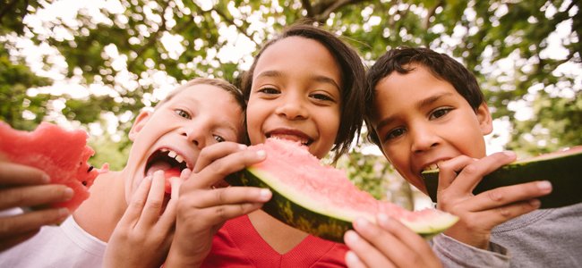 comer más niños que niñas