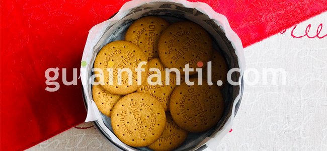 Te proponemos una rica receta con niños de un tronco de Navidad