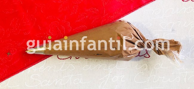 Tronco de Navidad de chocolate y galletas