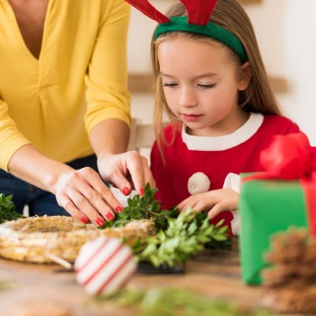 Vídeos de coronas de Navidad para la puerta o la mesa