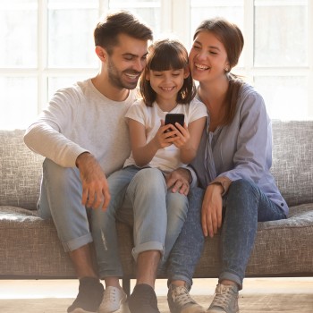 Hacer un plan de pantallas para reducir el uso del celular en niños