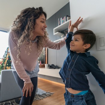 Los niños heredan el peso de la madre y la altura del padre