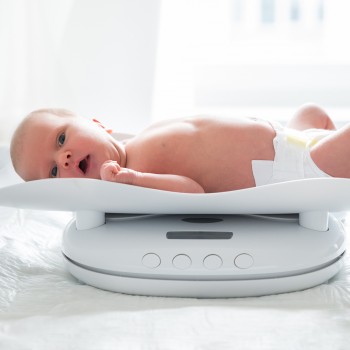 El peso del bebé al nacer - ¿Cuántos kilos deben pesar los niños?