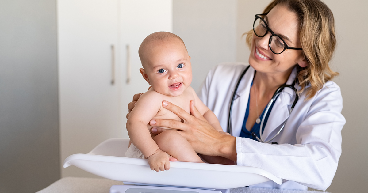 Cómo crecen los bebés durante los primeros meses