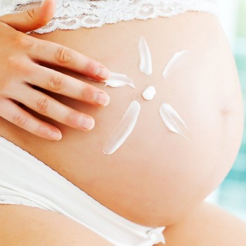 Infalibles trucos para olvidarse de las odiosas estrías en el embarazo