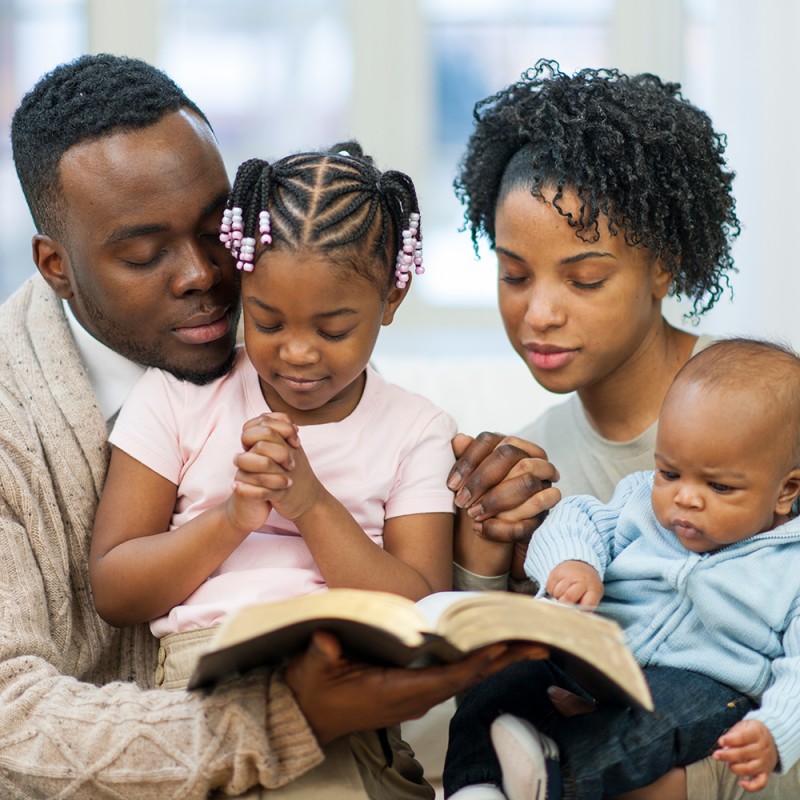 6 oraciones cortas de niños para rezar y mantener la familia unida