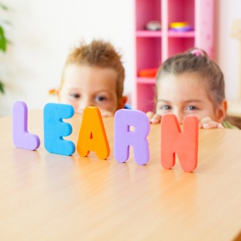 Clases particulares o academia de inglés para niños, ¿qué es mejor?