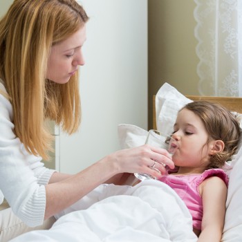 Qué hay detrás de que los niños pidan agua cuando ya están en la cama
