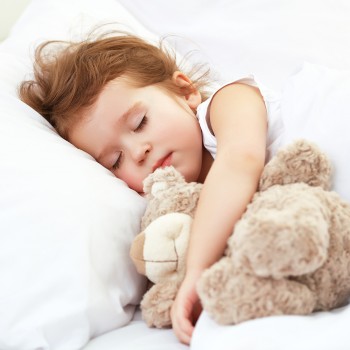 7 curiosidades del sueño infantil explicadas a los niños con sencillez