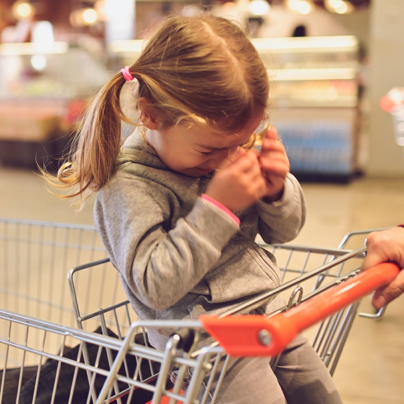 Niños que lloran y gritan cuando no les damos lo que quieren