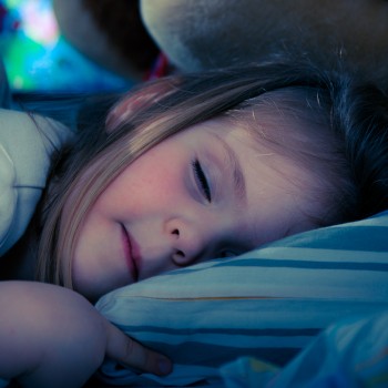 Por qué tu hijo debe acostumbrarse a dormir a oscuras - Sueño infantil