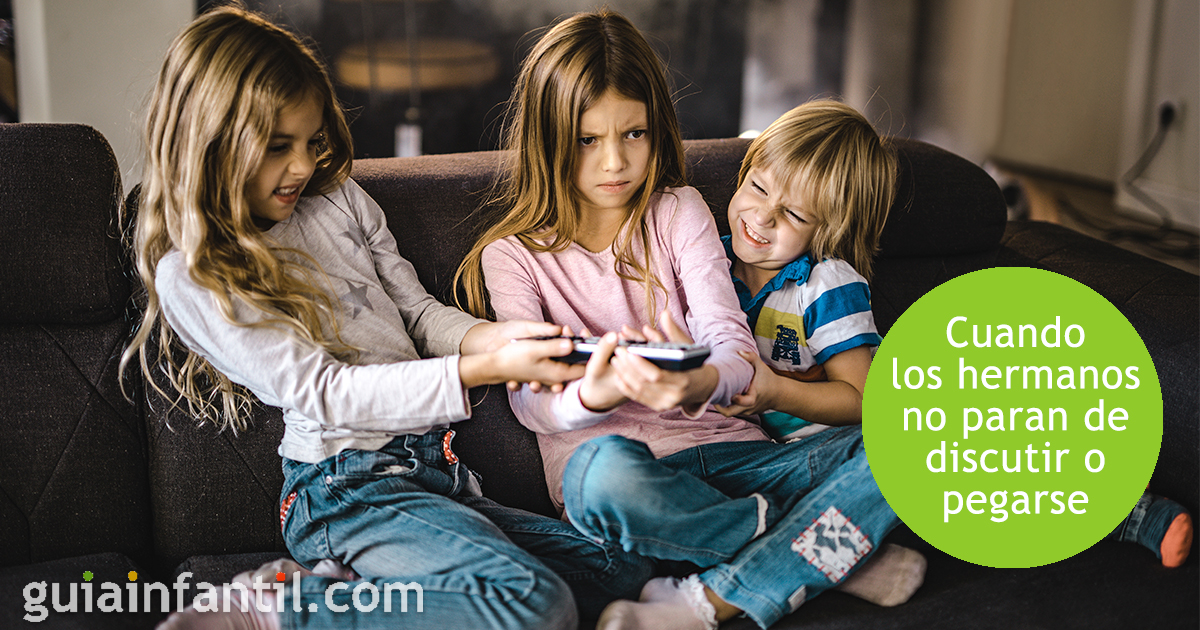 Niños que discuten y se pegan