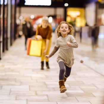 4 grandes peligros de los centros comerciales para niños en Navidad
