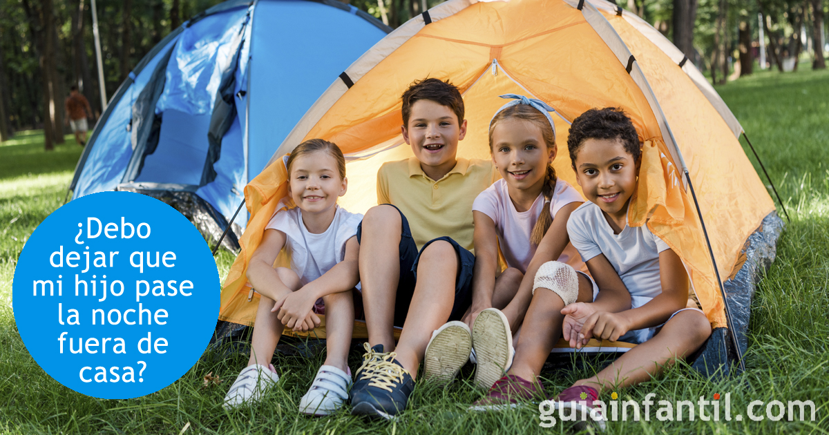 ¿Debo dejar que mi hijo pase la noche fuera de casa?