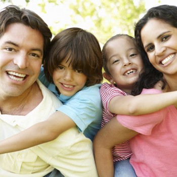 La risa en familia, el secreto a voces para unir a padres e hijos