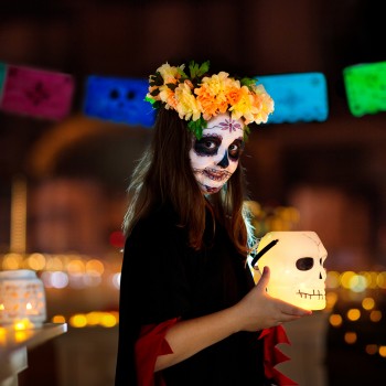 Día de Muertos - Significado del altar de muertos contado a los niños