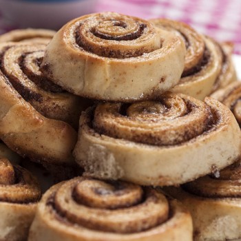Cinnamon rolls o rollos de canela. Receta fácil para niños