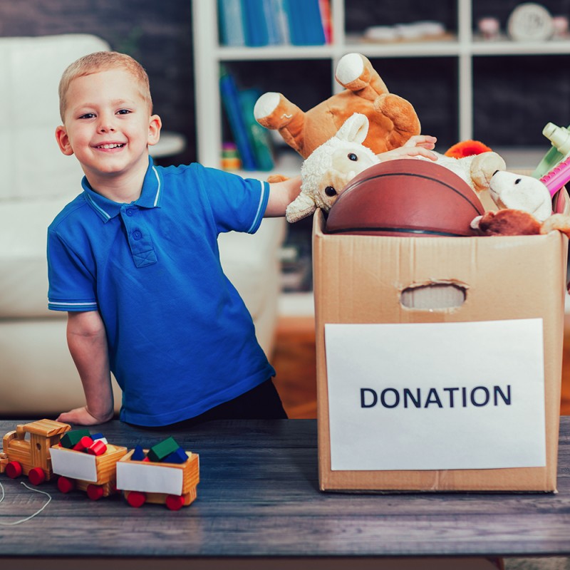 Enseñar a los niños a ser más altruistas y solidarios ayudando a los demás