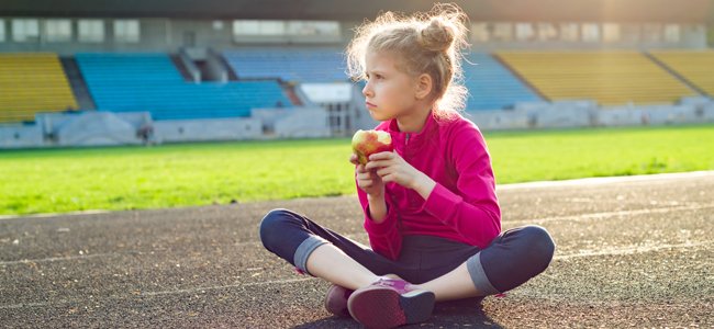 hábitos de alimentación saludable para niños deportistas