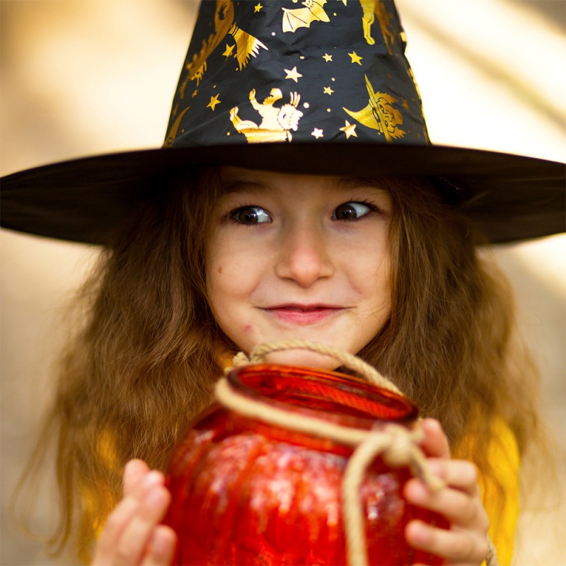 Sombrero de bruja casero. Disfraz de Halloween fácil y barato para niños