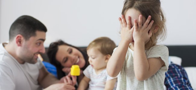 alejan a los niños de los padres