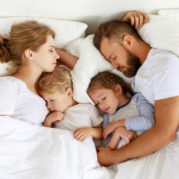 El mejor colchón para padres que duermen poco pero quieren dormir bien