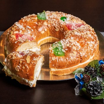 Roscón de Reyes tradicional de Navidad